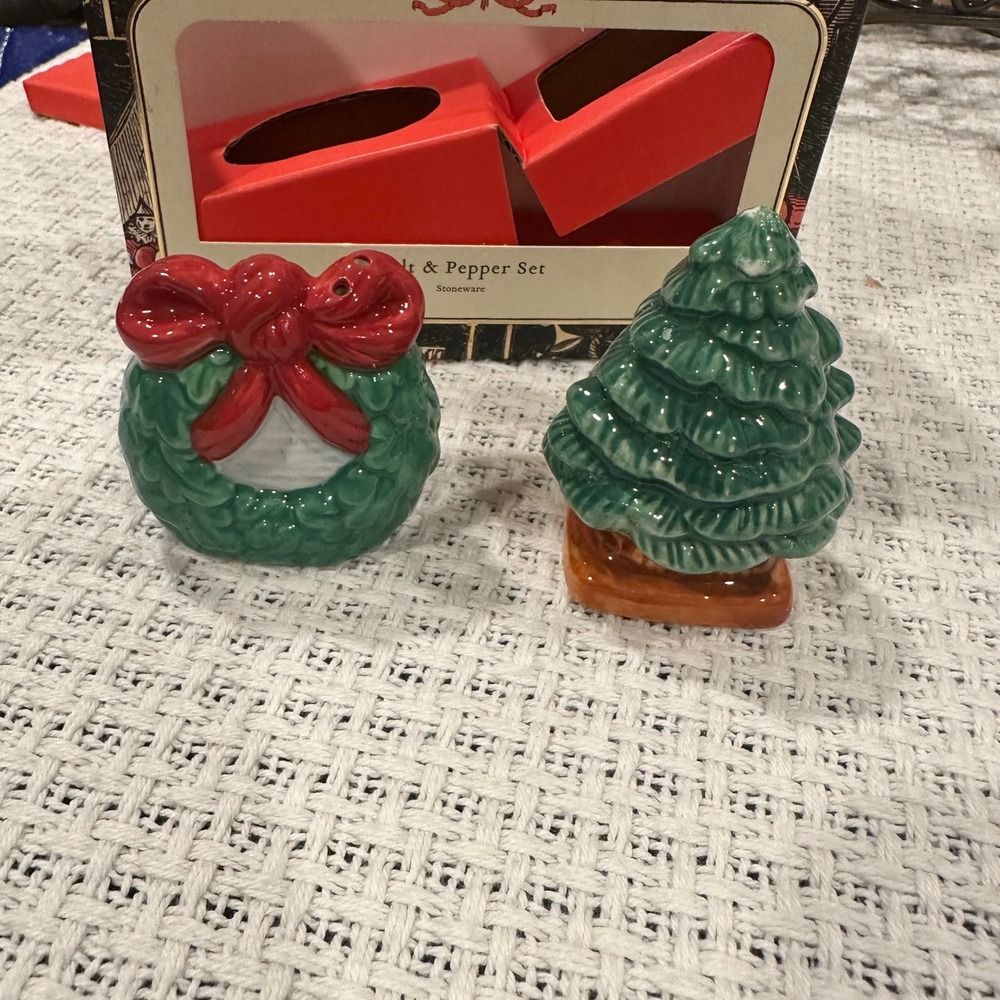 John Derian Salt & Pepper Set Shakers Green Red Christmas Wreath Tree Holiday